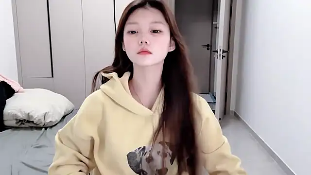 yangyang-1115 online show from 10/18/25, 04:37