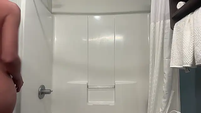 emilyrod01 online show from 12/03/24, 07:00