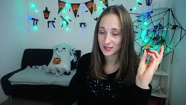 MichelLeee online show from 10/23/25, 11:20