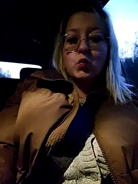 Lillyloo  online show from 03/10/25, 05:50