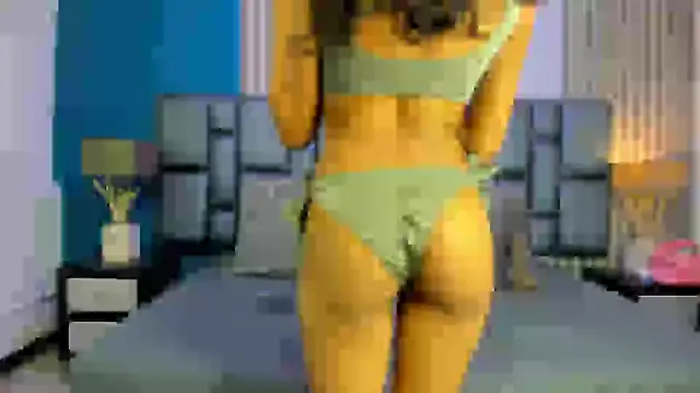 Snapshot of AshleyHill2 chatting on 02/14/25, 04:04 AshleyHill2 online show from 02/14/25, 04:04