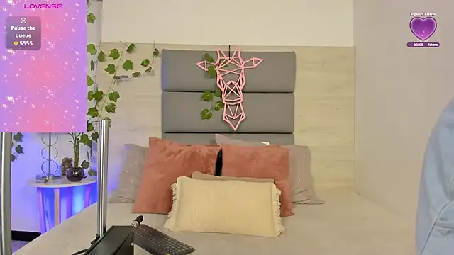 AshleyHill2 online show from 11/28/25, 03:42