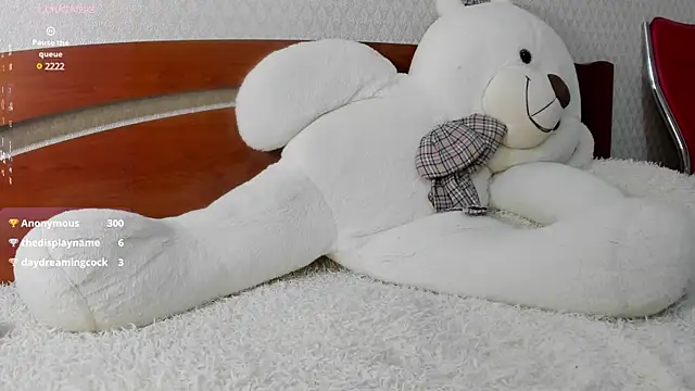  red room  online show from 03/12/25, 12:53