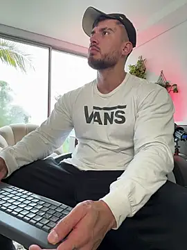 DimitriSullivan  online show from 12/05/25, 01:42