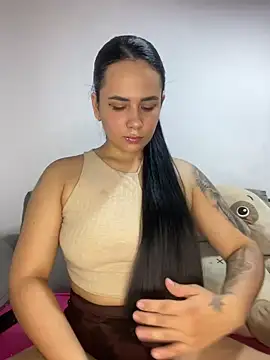 Snapshot of Leyna_Kenet chatting on 03/02/25, 12:31 Leyna Kenet online show from 03/02/25, 12:31