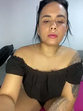 Snapshot of Leyna_Kenet chatting on 03/06/25, 02:41 Leyna Kenet online show from 03/06/25, 02:41