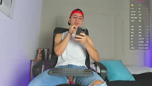 Snapshot of -Bruno-Bs chatting on 02/18/25, 02:27 -Bruno-Bs online show from 02/18/25, 02:27