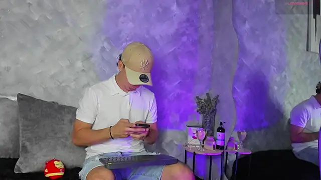 Snapshot of -Bruno-Bs chatting on 09/23/25, 01:41 -Bruno-Bs online show from 09/23/25, 01:41