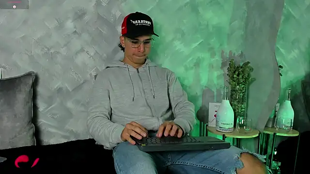 Snapshot of -Bruno-Bs chatting on 10/16/25, 12:22 -Bruno-Bs online show from 10/16/25, 12:22