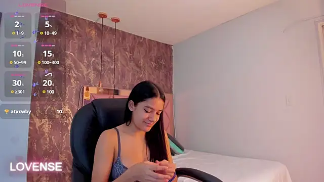 Snapshot of SKYLERWHIITEE chatting on 03/01/25, 06:13 SKYLERWHIITEE online show from 03/01/25, 06:13