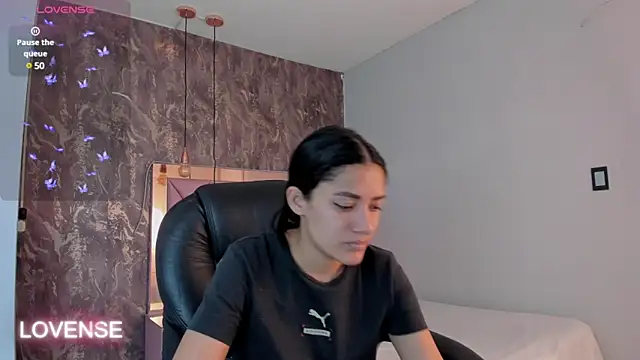 Snapshot of SKYLERWHIITEE chatting on 03/15/25, 01:52 SKYLERWHIITEE online show from 03/15/25, 01:52