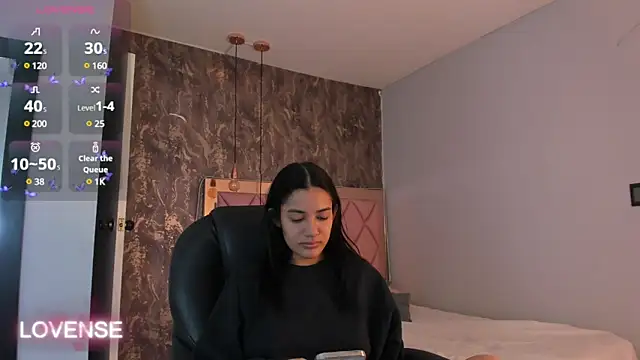 Snapshot of SKYLERWHIITEE chatting on 03/16/25, 09:38 SKYLERWHIITEE online show from 03/16/25, 09:38