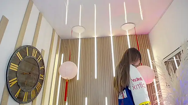 Aniie Doll online show from 01/06/26, 08:23