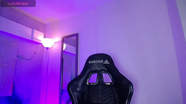 Aniie Doll online show from 04/13/26, 08:25