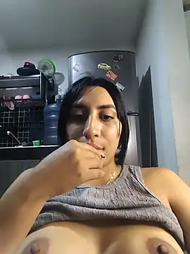 Snapshot of bigasssweet_2 chatting on 10/03/25, 01:02 bigasssweet 2 online show from 10/03/25, 01:02