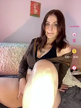 Snapshot of Valery_hilthon chatting on 05/18/26, 09:53 Valery hilthon online show from 05/18/26, 09:53