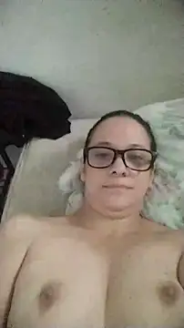 nicolle milf1978 online show from 09/22/25, 11:34