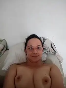 nicolle milf1978 online show from 05/29/26, 12:47
