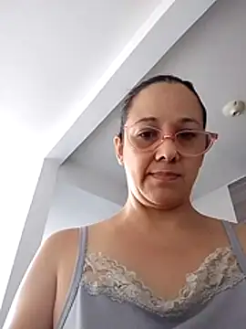Snapshot of nicolle_milf1978 chatting on 07/05/26, 12:56 nicolle milf1978 online show from 07/05/26, 12:56