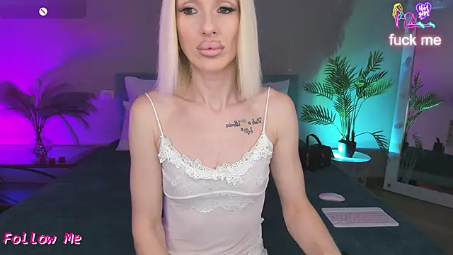 Snapshot of Lana_kitty__ chatting on 06/10/26, 01:28 Lana kitty online show from 06/10/26, 01:28
