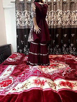 Cute-Bhavya online show from 10/22/25, 04:35