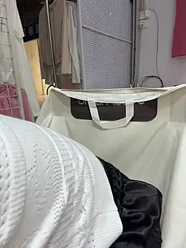 Selenaaaaa- online show from 04/10/26, 05:56