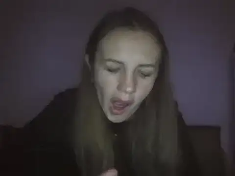 Snapshot of Milaniya261 chatting on 02/05/25, 01:15 Milaniya261 online show from 02/05/25, 01:15