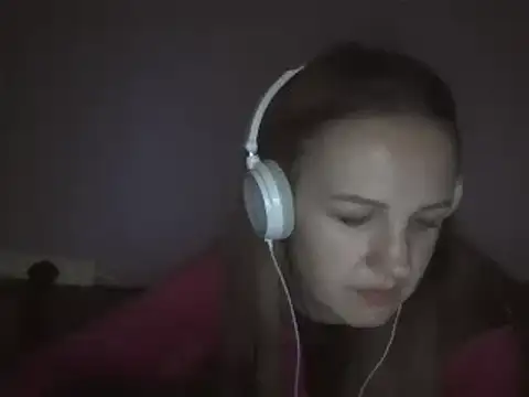 Snapshot of Milaniya261 chatting on 03/08/25, 12:22 Milaniya261 online show from 03/08/25, 12:22