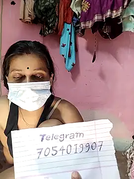 Snapshot of riyagupta5 chatting on 09/15/25, 05:24 riyagupta5 online show from 09/15/25, 05:24