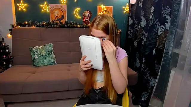 Snapshot of Xloe_Queen chatting on 12/09/24, 03:00 Xloe Queen online show from 12/09/24, 03:00