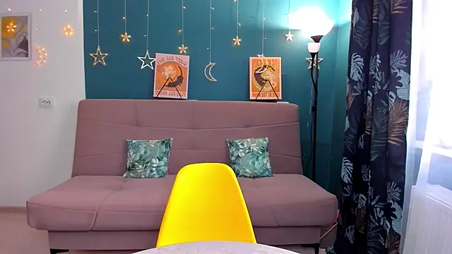 Snapshot of Xloe_Queen chatting on 12/25/24, 09:56 Xloe Queen online show from 12/25/24, 09:56