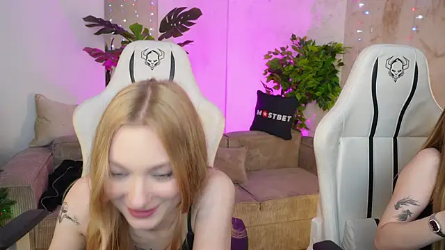 Snapshot of Maggie_tenderness chatting on 12/24/24, 03:37 Maggie tenderness online show from 12/24/24, 03:37