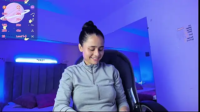Snapshot of Giselle_Roldan chatting on 04/23/26, 01:02 Giselle Roldan online show from 04/23/26, 01:02