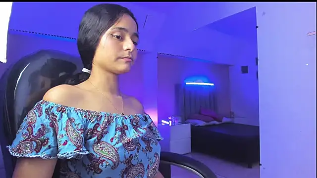 Snapshot of Giselle_Roldan chatting on 05/24/26, 04:17 Giselle Roldan online show from 05/24/26, 04:17