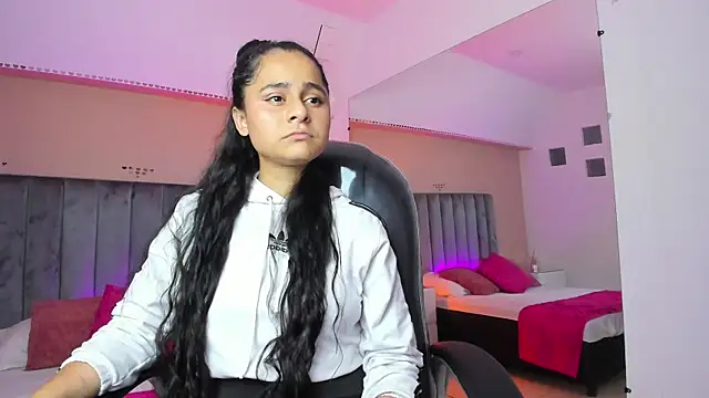 Snapshot of Giselle_Roldan chatting on 06/03/26, 03:31 Giselle Roldan online show from 06/03/26, 03:31