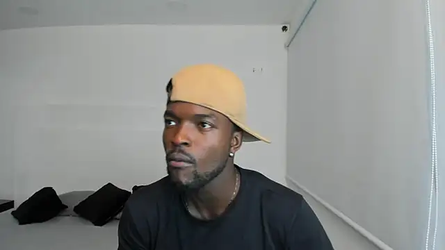 Dylan Taylor online show from 03/18/25, 02:58