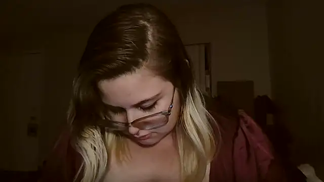 HoneyBear19 online show from 12/23/24, 03:40