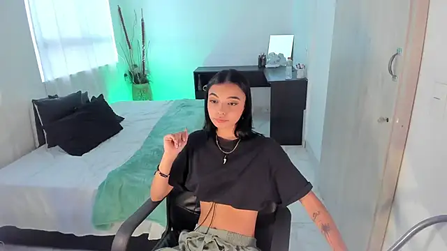 AnabelWolf online show from 01/10/25, 09:53
