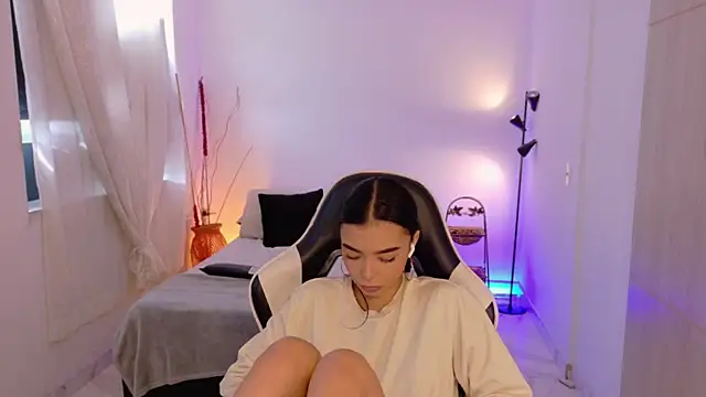 AnabelWolf online show from 11/29/25, 03:04