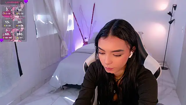 AnabelWolf online show from 12/04/25, 04:16