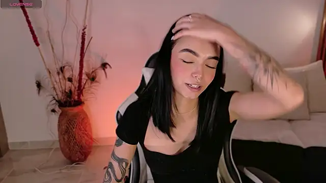 AnabelWolf online show from 03/23/26, 04:11