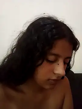 Snapshot of Babydol18_ chatting on 01/12/25, 01:37 Babydol18  online show from 01/12/25, 01:37