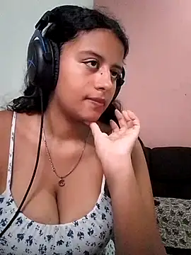 Snapshot of Babydol18_ chatting on 02/02/25, 08:30 Babydol18  online show from 02/02/25, 08:30