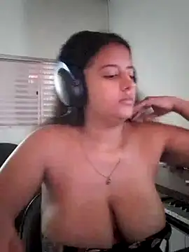 Snapshot of Babydol18_ chatting on 03/18/25, 10:25 Babydol18  online show from 03/18/25, 10:25