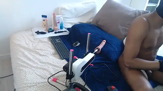 Snapshot of fiitboycam chatting on 03/06/26, 09:06 fiitboycam online show from 03/06/26, 09:06