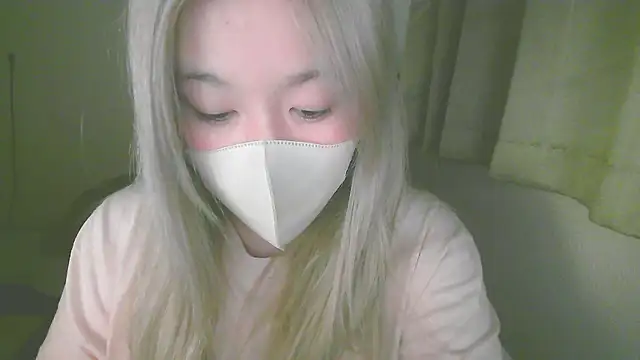 Snapshot of Remi_official chatting on 06/14/26, 07:05 Remi official online show from 06/14/26, 07:05