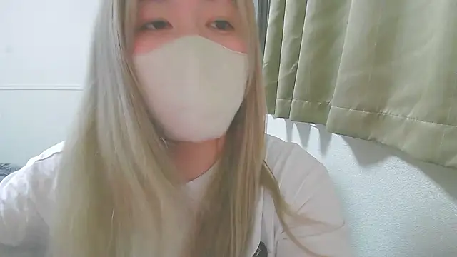 Snapshot of Remi_official chatting on 06/17/26, 12:24 Remi official online show from 06/17/26, 12:24