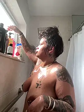 Snapshot of shyfr34k chatting on 01/18/25, 06:10 shyfr34k online show from 01/18/25, 06:10