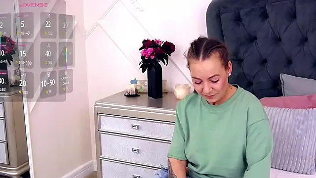 Snapshot of KatyNolan chatting on 03/19/26, 01:04 KatyNolan online show from 03/19/26, 01:04