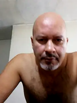 Snapshot of Juan_45 chatting on 06/26/26, 02:54 Juan 45 online show from 06/26/26, 02:54
